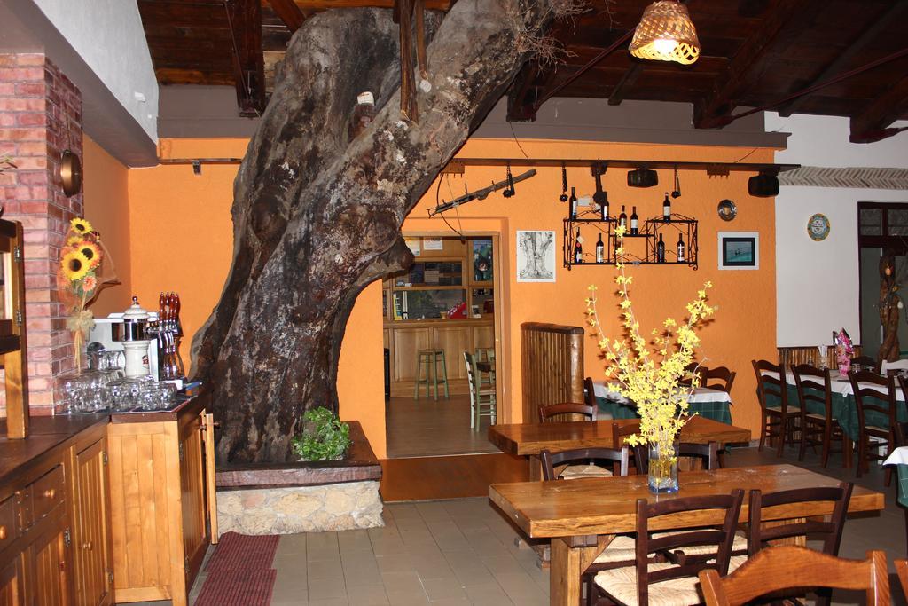 Albergo Ristorante Montecucco Da Tobia Sigillo Luaran gambar