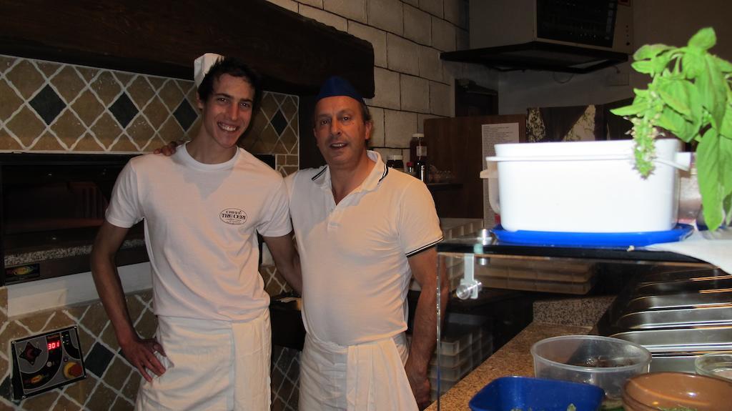 Albergo Ristorante Montecucco Da Tobia Sigillo Luaran gambar