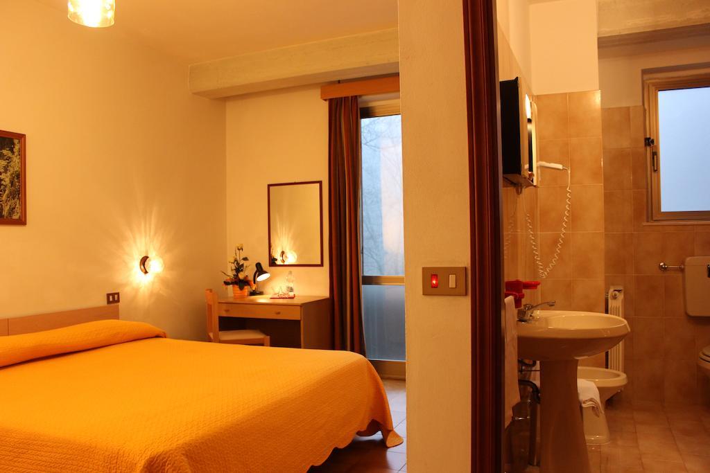 Albergo Ristorante Montecucco Da Tobia Sigillo Bilik gambar